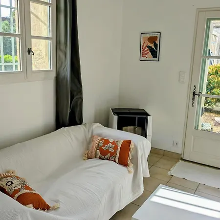 Petite Maison Au Chateau De La Mogere *