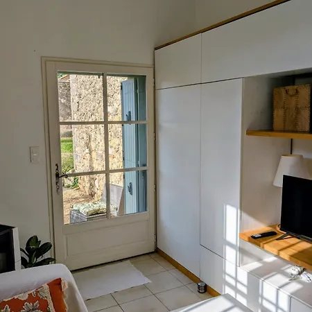 Tatil Evi Petite Maison Au Chateau De La Mogere *