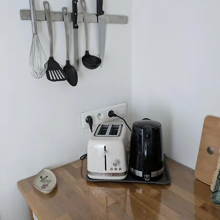 Petite Maison Au Chateau De La Mogere *