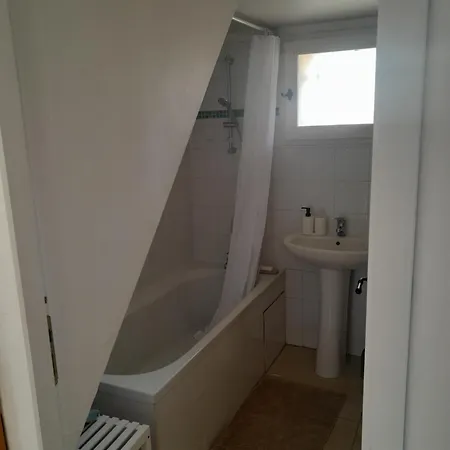 Petite Maison Au Chateau De La Mogere