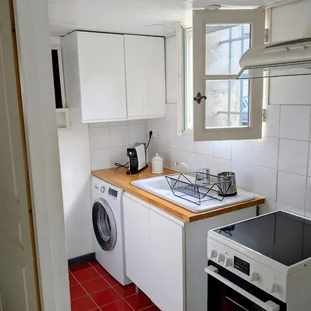 Petite Maison Au Chateau De La Mogere Tatil Evi